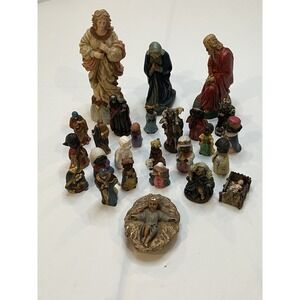 Jesus Ceramic Figures Lot 27